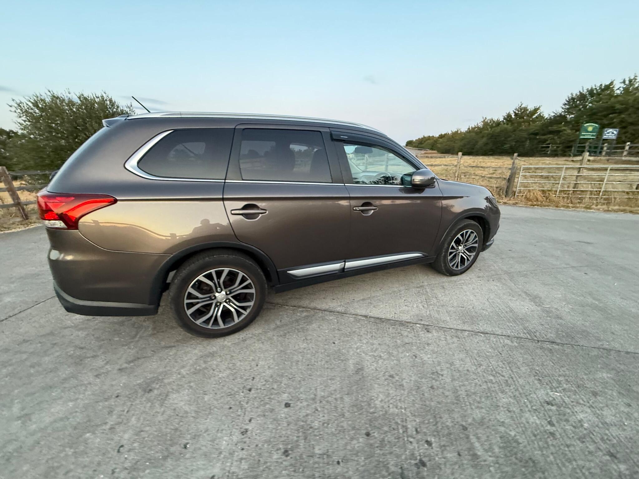 Mitsubishi Outlander 2.2 DI-D GX3 SUV 5dr Diesel Manual 4WD Euro 6 (s/s) (147 ps) — photo 90 of 90